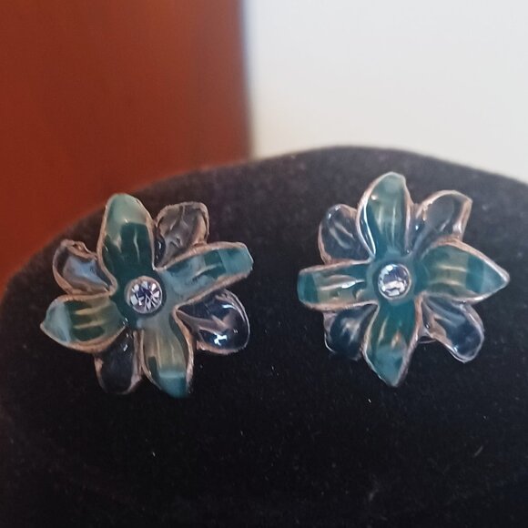 Vintage Blue Flower Necklace with Matching Earrings - Picture 3 of 6